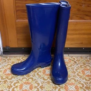 Blue rubber rain boots